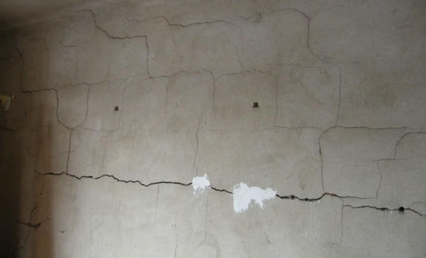 Uszkodzenia konstrukcji domu