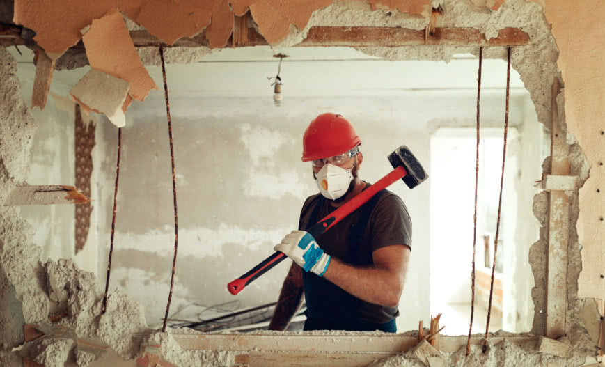 Jak przeprowadzić rozbiórkę w domu? Poradnik dla remontujących