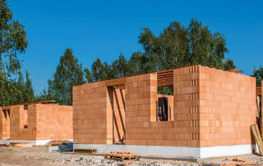 Rozpoczynamy budowę domu - przewodnik na 2022 rok