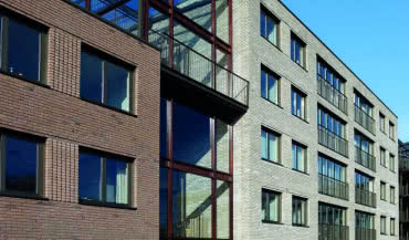 Ceglane elewacje w różnych kolorach