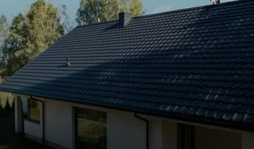 Dach płaski czy spadzisty – wybieramy konstrukcję dachu do domu w 2026 roku