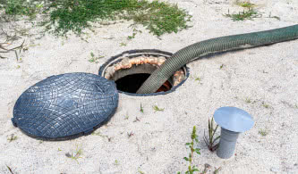 Brzydki zapach z przydomowej oczyszczalni? Poznaj przyczyny i sprawdzone sposoby naprawy