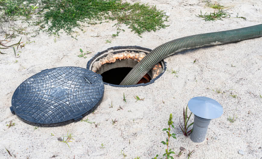 Brzydki zapach z przydomowej oczyszczalni? Poznaj przyczyny i sprawdzone sposoby naprawy