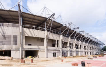 Dach nowego stadionu Widzewa Łódź zamontowany