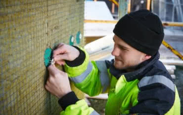 Remont elewacji. Produkty i sposób montażu izolacji