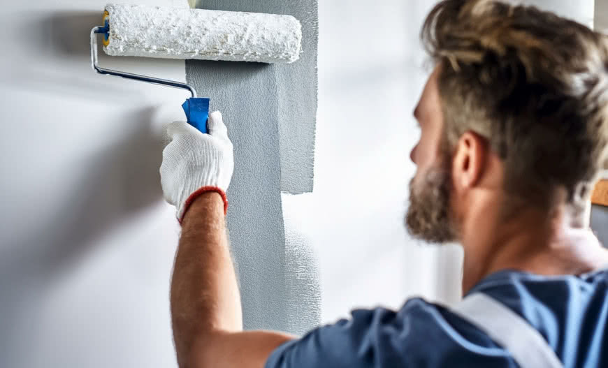 Mieszkasz w bloku z wielkiej płyty? Tak pozbędziesz się brzydkich ścian raz na zawsze!