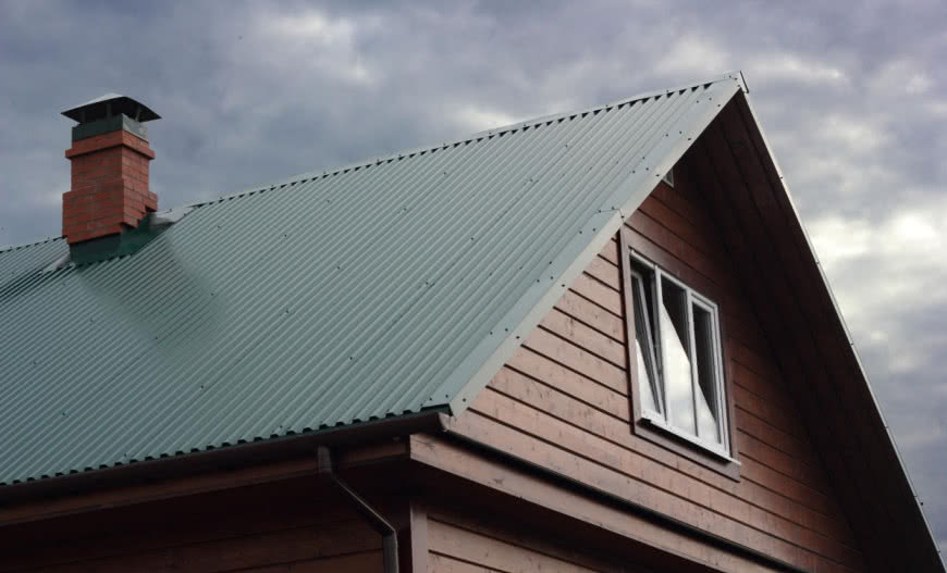 Blacha trapezowa na dachu - uniwersalne i ekonomiczne pokrycie 