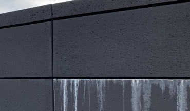 Jak poradzić sobie z wykwitami wapiennymi na ogrodzeniu?