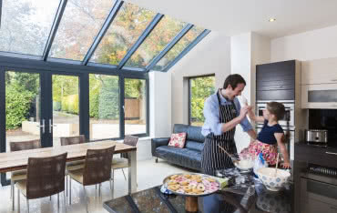 Czy ciepły dom musi przypominać bunkier? Ależ nie - radzą eksperci Pilkington Polska