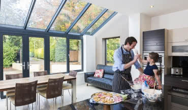 Czy ciepły dom musi przypominać bunkier? Ależ nie - radzą eksperci Pilkington Polska