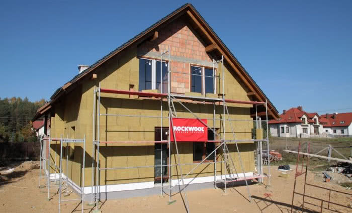 Czym kierują się Polacy wybierając materiał termoizolacyjny?