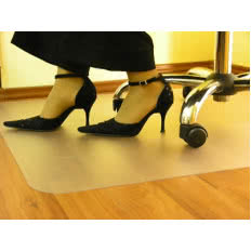 Ochronne maty podłogowe z poliwęglanu pod krzesła i fotele