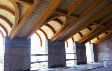 Lukarny dachowe: funkcjonalność, koszty i aspekty formalne