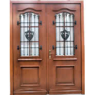 Drzwi zewnętrzne stylizowane z kratą