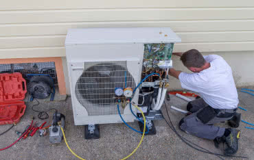 "Czyste Powietrze": rząd ogranicza wybór pomp ciepła? Branża protestuje!