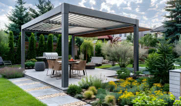 Czym różni się pergola rzymska od zwykłej pergoli? Poznaj różnice, które robią wrażenie