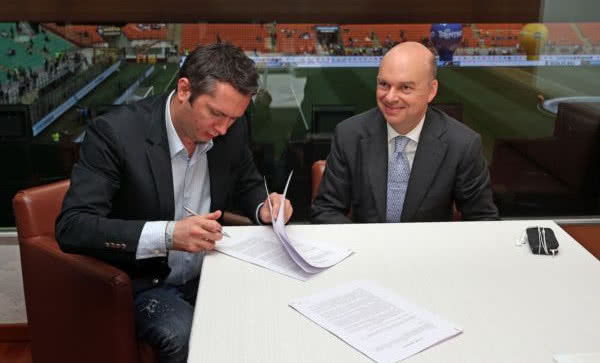 Firma OKNOPLAST przedłużyła umowę sponsoringową z Interem Mediolan