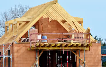 Dom za cenę mieszkania - dlaczego warto budować?