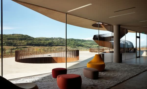 Szkło marki Pilkington wykorzystane do budowy włoskiej winnicy Antinori