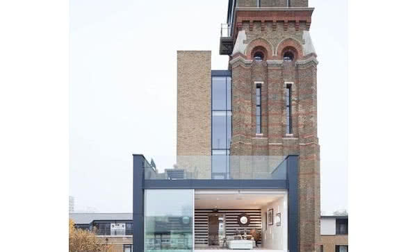 W Londynie powstał "Dom w wieży" z wykorzystaniem przesuwnych okien PanoramAH!