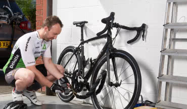 Zapięcia rowerowe — jak je wybrać najlepiej?
