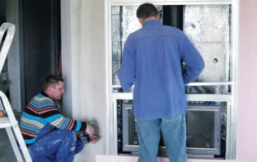 Dobudowa kominka - fundament, podłączenie i wykonanie obudowy