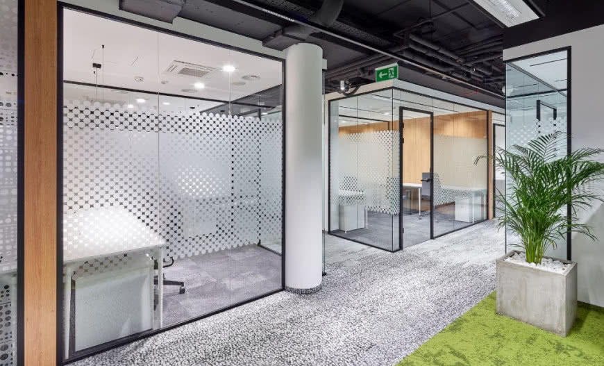 Praca w biurach open space jest mniej efektywna