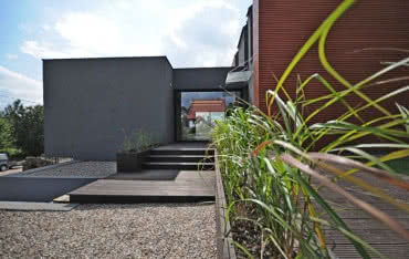 Płaski dach to dom tańszy o nawet 20%