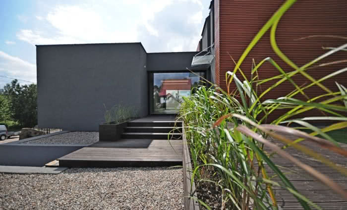 Płaski dach to dom tańszy o nawet 20%