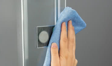 Jak czyścić kabinę prysznicową? Praktyczne porady 
