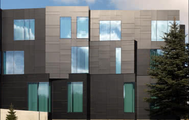 Efekt "bryły węgla" na elewacji biurowca kopalni Bogdanka