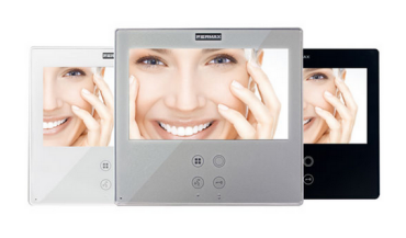 Ulepszony wewnątrz i nie do pobicia na zewnątrz monitor Smile