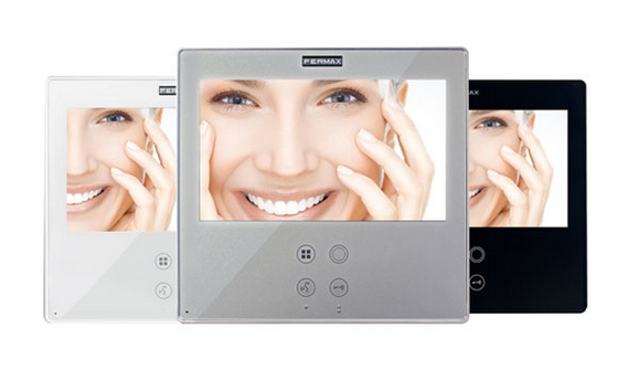 Ulepszony wewnątrz i nie do pobicia na zewnątrz monitor Smile