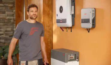 Nowe falowniki Fronius: więcej mocy, większa elastyczność
