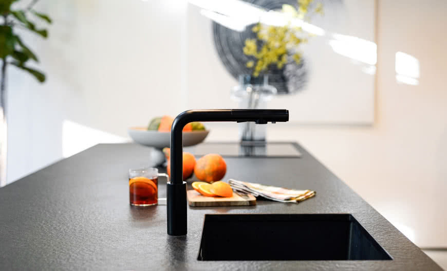 Ekologiczny i praktyczny prezent - bateria filtrująca wodę