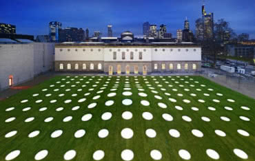 Zielony dach Städel Museum we Frankfurcie nad Menem