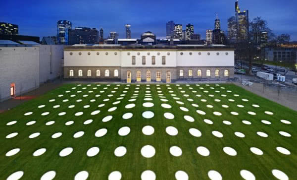 Zielony dach Städel Museum we Frankfurcie nad Menem