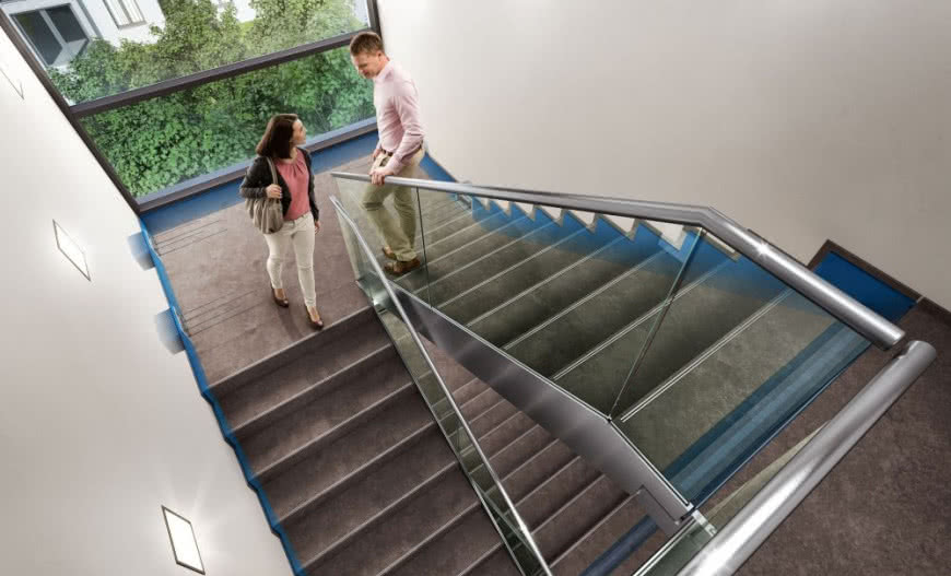 Kolor niebieski znakiem rozpoznawczym skutecznej izolacji akustycznej Schöck Tronsole®