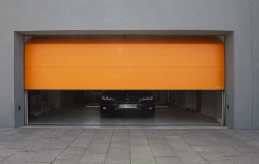 Stromy podjazd do garażu: jak zaprojektować bezpieczny i funkcjonalny wjazd?