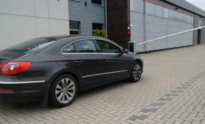 Kamera READO + szlaban EVA.7 + semafor LED.TL