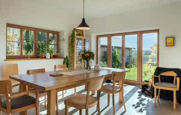 Jak dobrać kolor okien, aby pasował do reszty budynku?