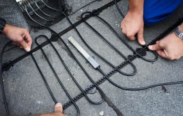 Ochrona dachów, rynien i rur spustowych przez śniegiem i lodem