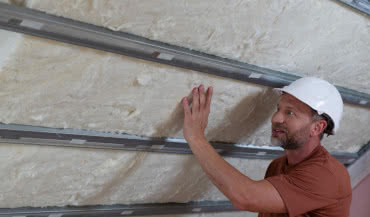 Ocieplenie poddasza od wewnątrz: jak wybrać najlepszą izolację i nie popełnić błędów?