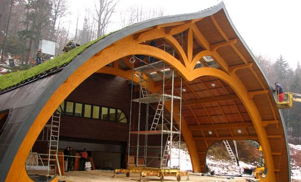 Zielony dach amfiteatru w Iwoniczu-Zdroju