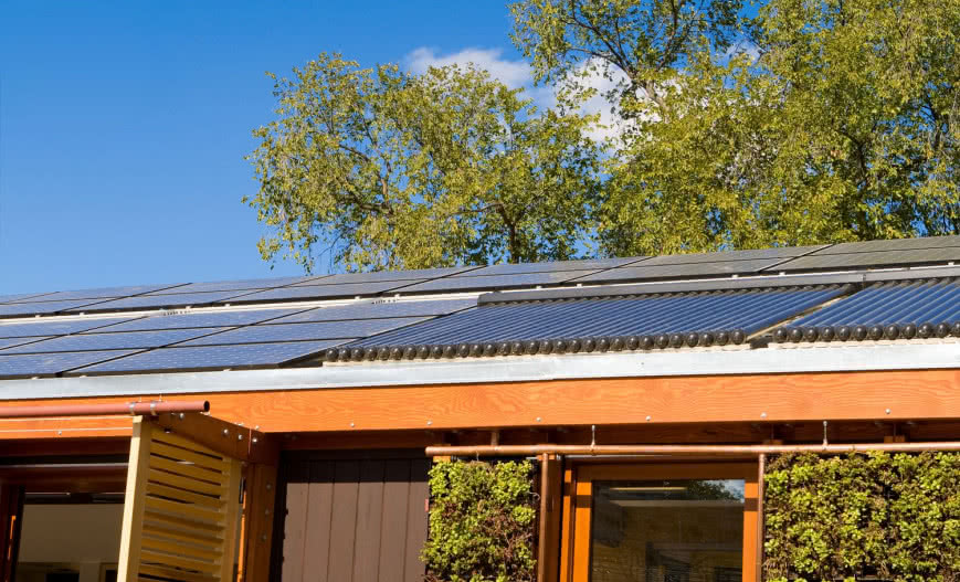 Panele PV czy kolektory słoneczne - które wybrać?