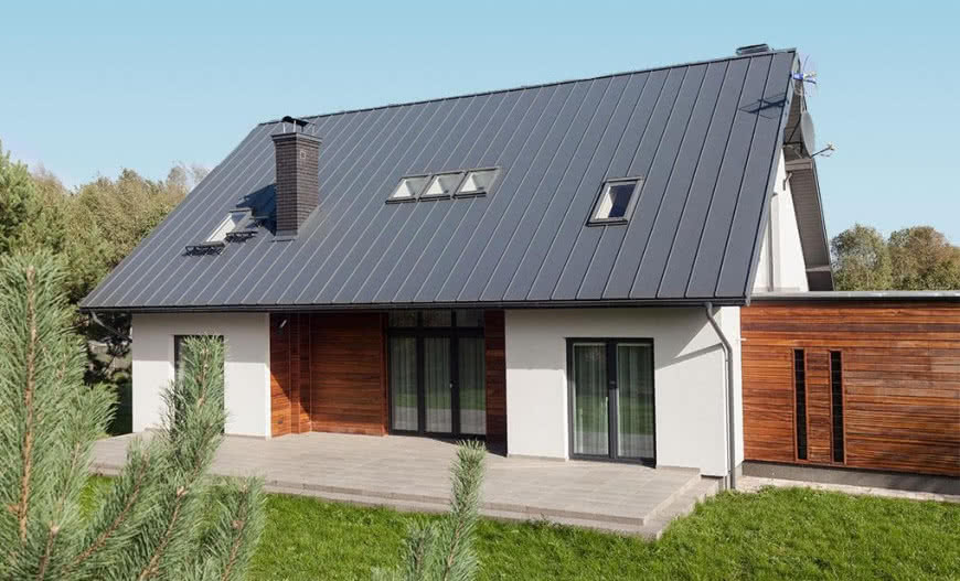 Jakich błędów unikać przy montażu pokrycia dachowego?