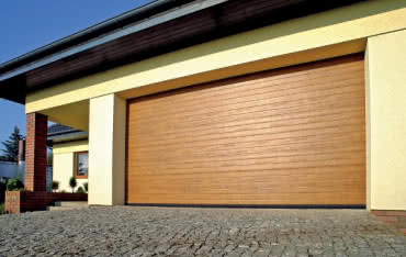 Montaż bramy garażowej