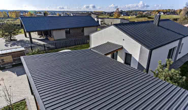 Jak w prosty sposób wymienić pokrycie dachowe?