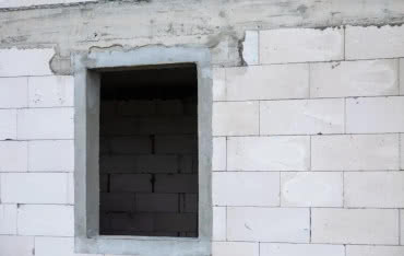 Szczelne i ciepłe okna - zobacz jak prawidłowo przygotować otwory