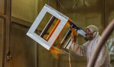 Lakierowanie proszkowe – na czym polega i kiedy się sprawdza?